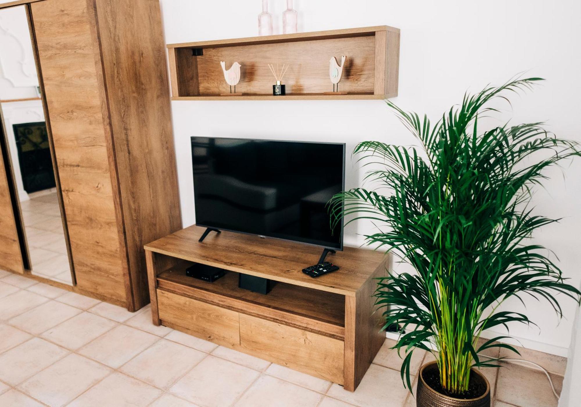 Castle Village Apartment Krasnohorske Podhradie Экстерьер фото