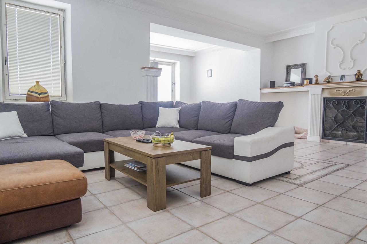 Castle Village Apartment Krasnohorske Podhradie Экстерьер фото